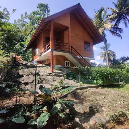 Kaba Saradiel Mawanella Bagian luar foto