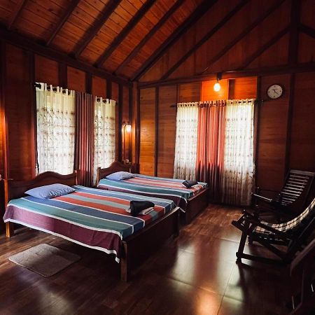Kaba Saradiel Mawanella Bagian luar foto